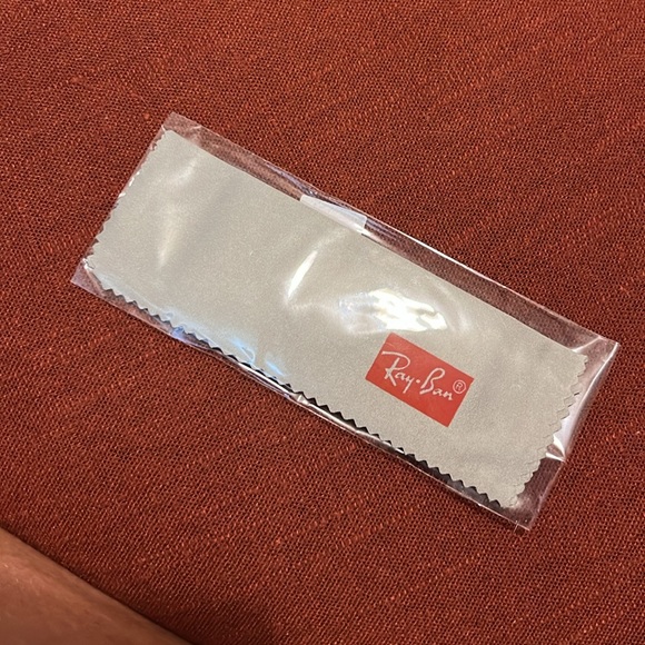 MAKE AN OFFER - Brand New, Ray-Ban Aviator Polarized Sunglasses - Picture 7 of 9